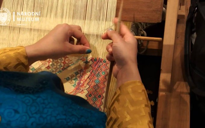 Tkaní ve výstavě Bhútán – země blízko nebe