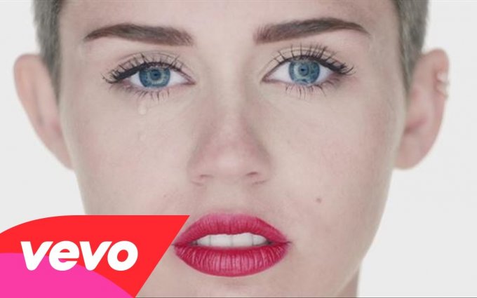 Miley Cyrus - Wrecking Ball