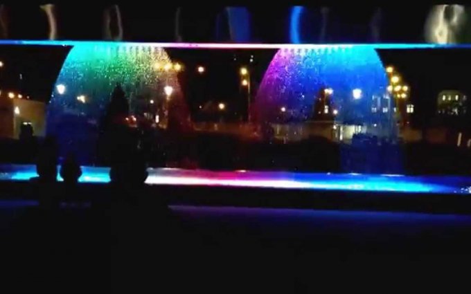 Janáčkovo Divadlo BRNO - Nově otevřená duhová fontána