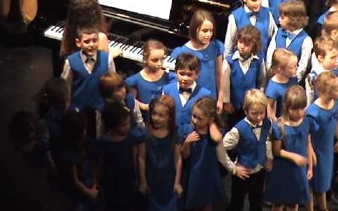Kühnův dětský sbor - Vánoční koncert (13.12.2014, Stavovské divadlo) část c.