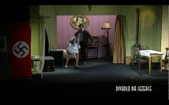 Jiří Macháček - Musíme si pomáhat - Divadlo Na Jezerce