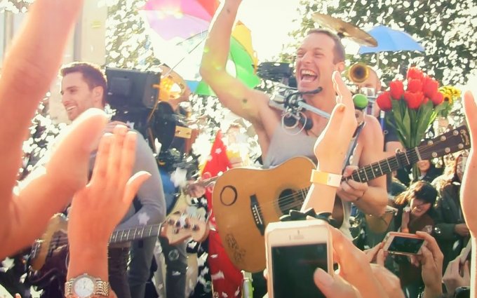 Coldplay - A Sky Full Of Stars (Official video)