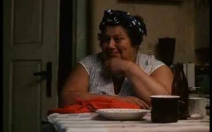 Slunce,seno,jahody - Škopková sleduje Angeliku