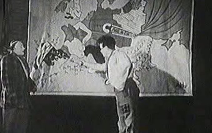 Voskovec & Werich a Osvobozené divadlo - unikátní záběry z roku 1938 o nebezpečí nacismu