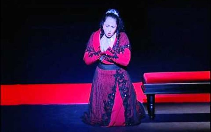 Anda-Louise Bogza FloriaTosca