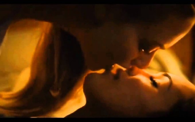 Megan Fox & Amanda Seyfried Kissed in Movie scene