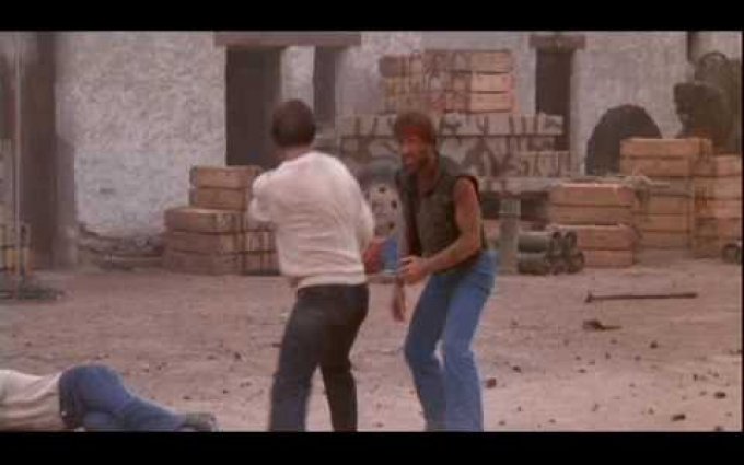 Chuck Norris Vs David Carradine Climactic Final Fight - Lone Wolf McQuade