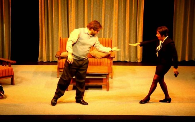 Barbora Hrzánová   o nové komedii v Divadle Kalich, o bigamii a ochlupení