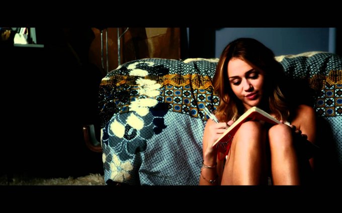 LOL Trailer - Starring Miley Cyrus, Demi Moore, Ashley Greene and Douglas Booth