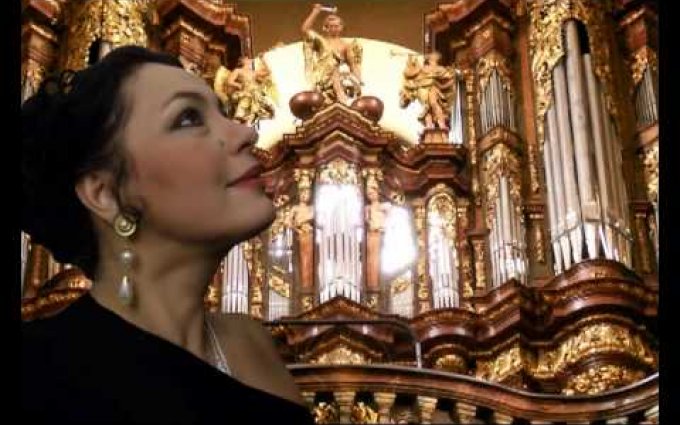 Anda-Louise Bogza Ave Maria Schubert