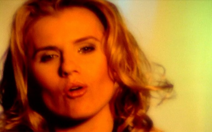 Leona Machálková - Dlouhá, bílá, žhnoucí kometa