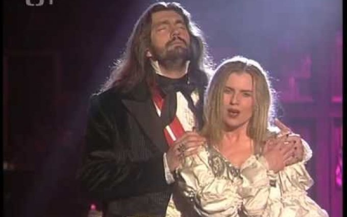 Leona Machálková a Daniel Hůlka - Vím, že jsi se mnou (muzikál Dracula)