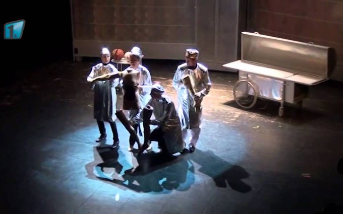 Divadelní premiéra - Pane vy jste vdova!