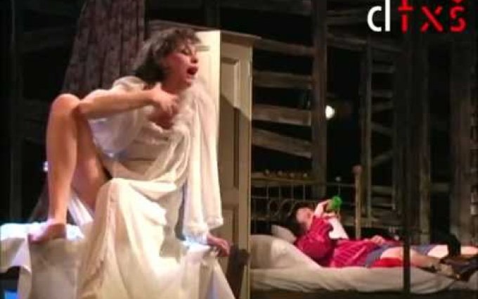 TRAMVAJ do stanice Touha