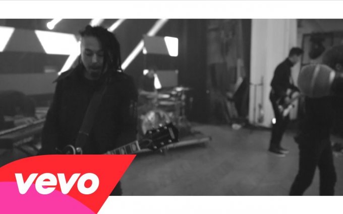 Mandrage - Tanči dokud můžeš