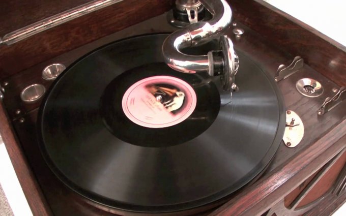 Výstava hracích strojů a strojků, část 1