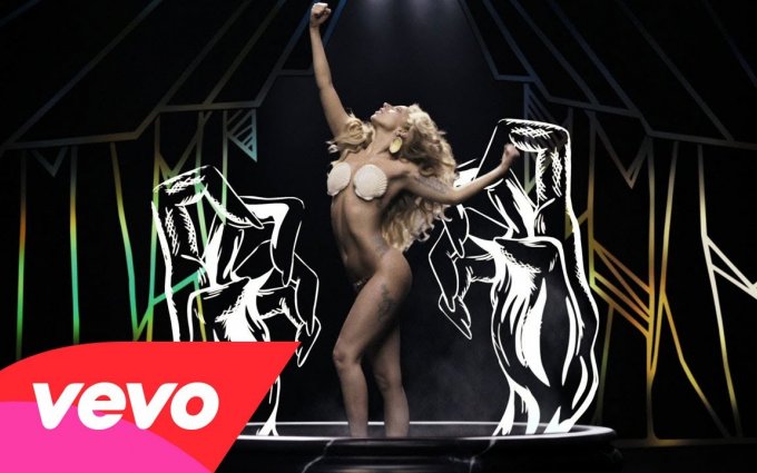 Lady Gaga - Applause (Official)