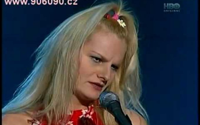 Blondýna: Víte, co je PMS?