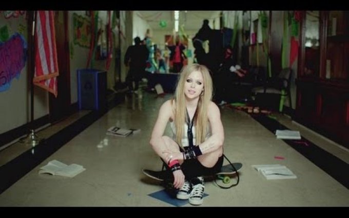 Avril Lavigne - Here's to Never Growing Up