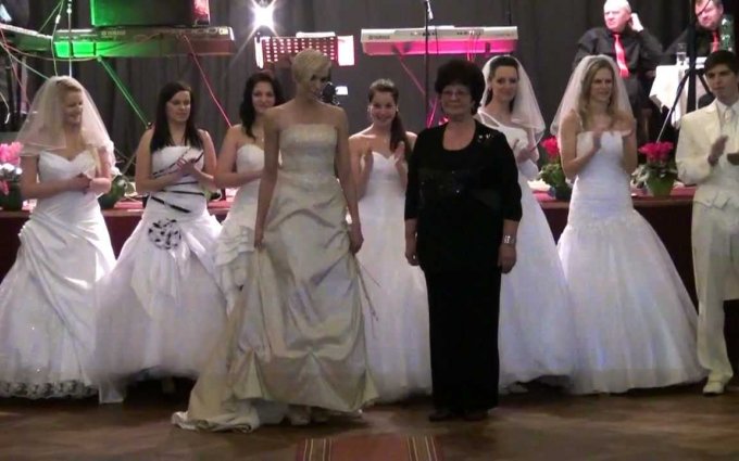 Hana Mašlíková SALON PETRA HOŘOVICE - přehlídka Chodouň 23.2.2013