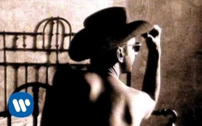 Depeche Mode - Personal Jesus (Remastered Video)