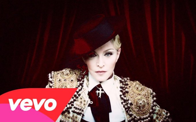 Madonna - Living For Love