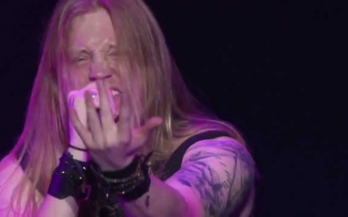 DragonForce - Holding On (Live at Loud Park 2012)