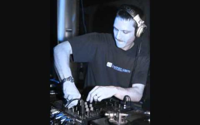 Ben Long & Jamie Bissmire (Space DJz) @ Renesanz Mechanical Cult