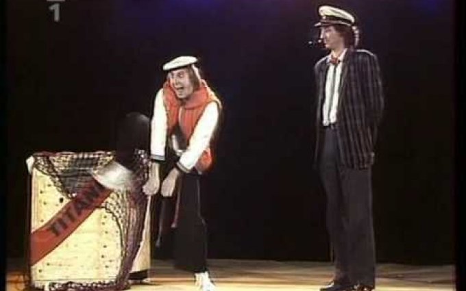 Bolek Polívka a Boris Hybner - Použití záchranné vesty