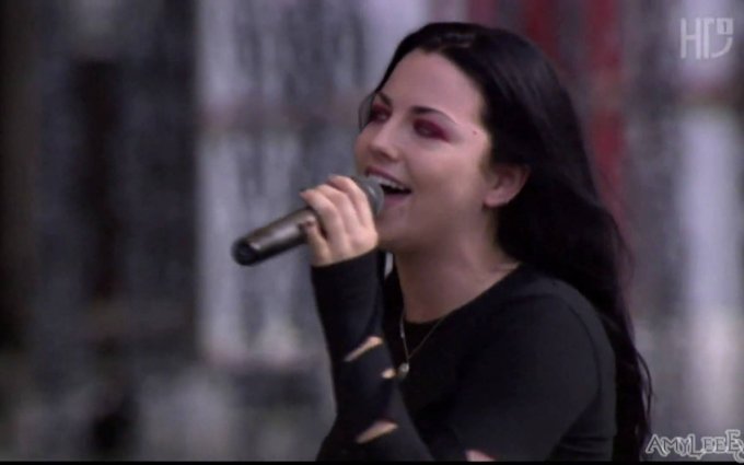 Seether Feat Amy Lee - Broken [Live @ Rock In Rio 2004] HD