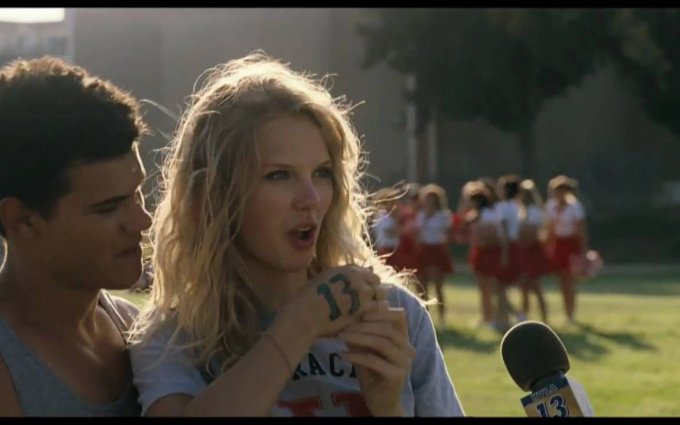 'Valentine's Day' Trailer 2, Taylor Lautner, Julia Roberts, Ashton Kutcher & More