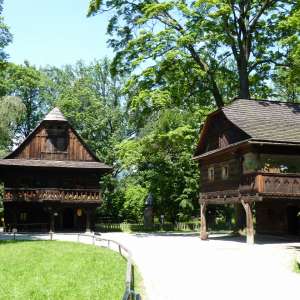 valasske-muzeum-v-prirode-v-roznove-pod-radhostem-drevene-mestecko-4.JPG